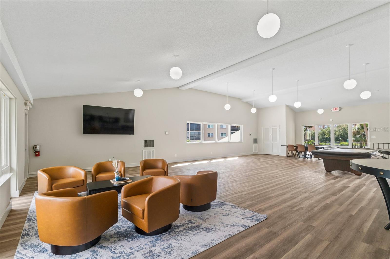 90 HIGHLAND AVE S #402 — photo 37