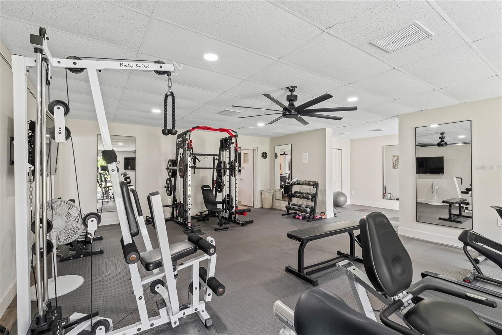 90 HIGHLAND AVE S #402 — photo 41