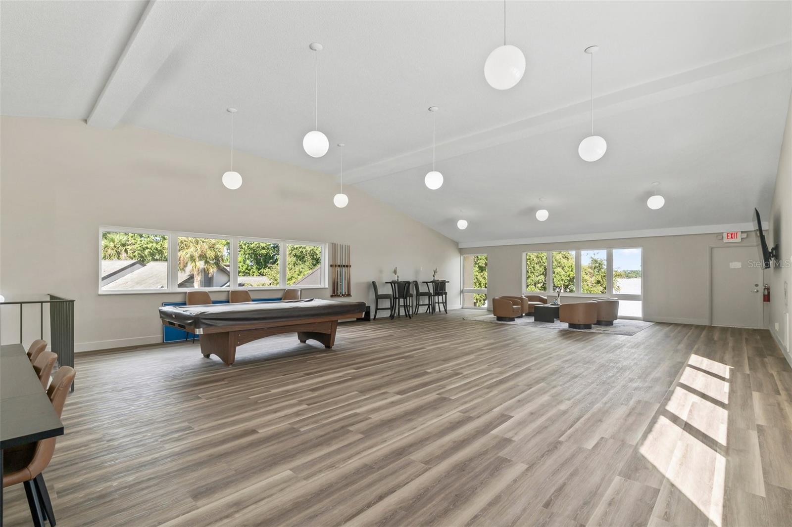 90 HIGHLAND AVE S #402 — photo 35