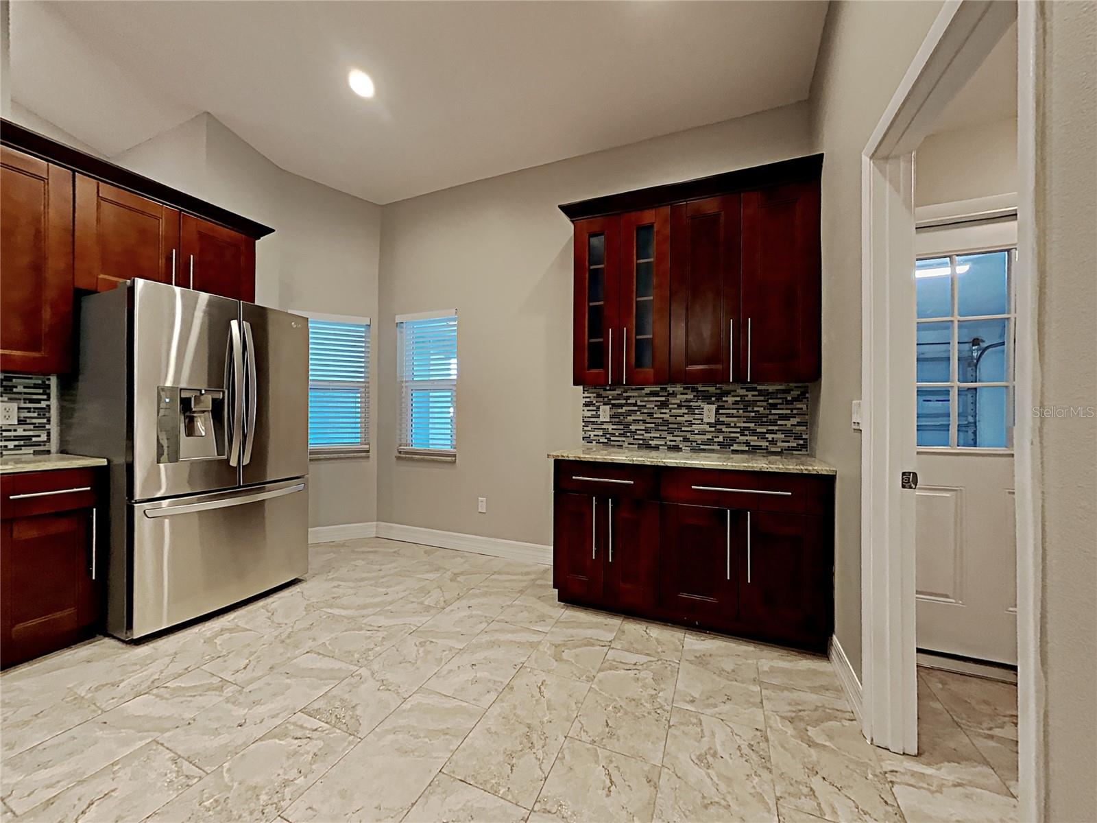 1237 BARMERE LN — photo 4