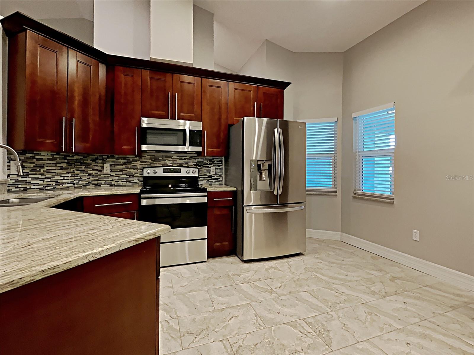 1237 BARMERE LN — photo 13