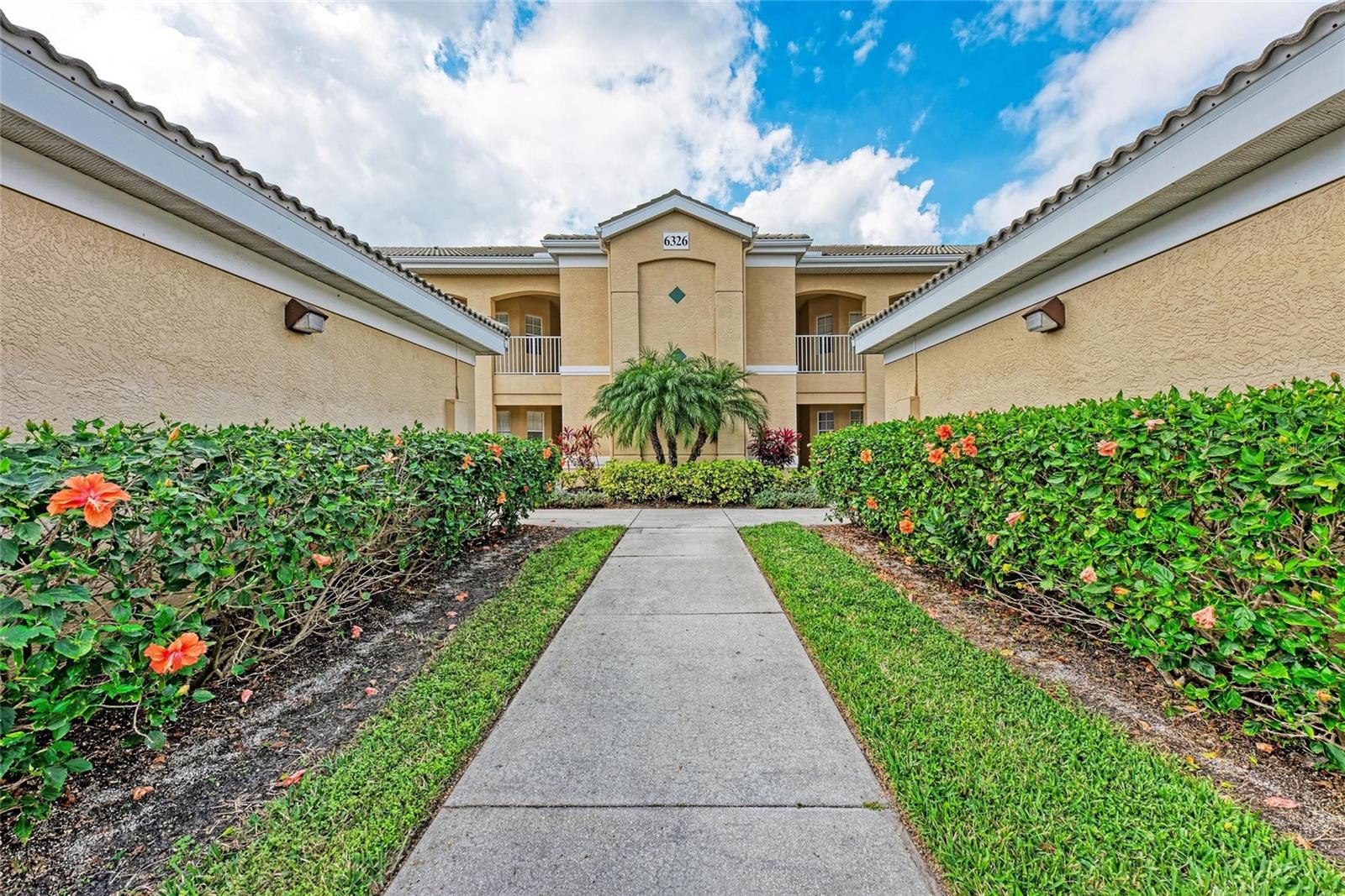 6326 GRAND OAK CIR #203 — photo 4