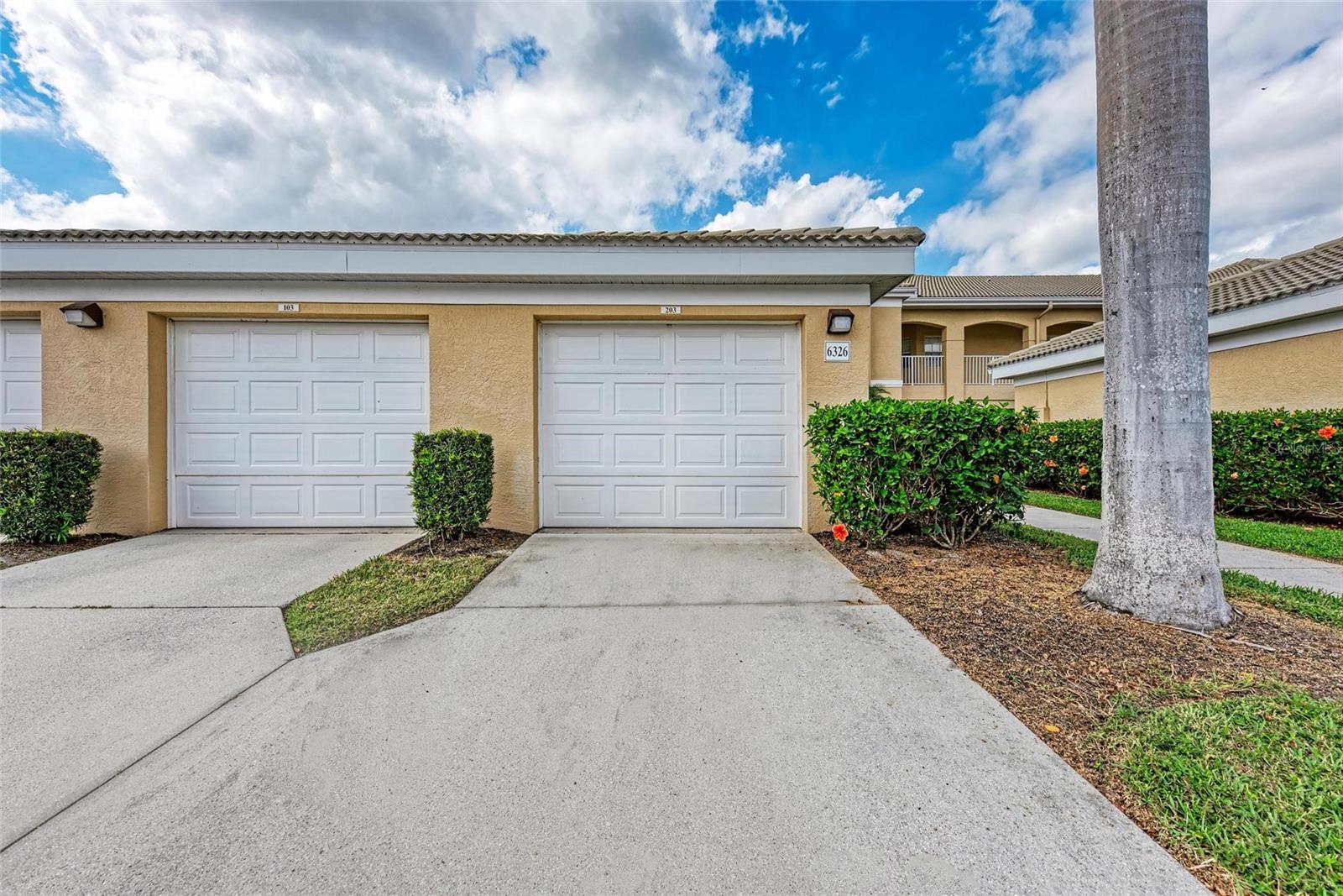 6326 GRAND OAK CIR #203 — photo 38