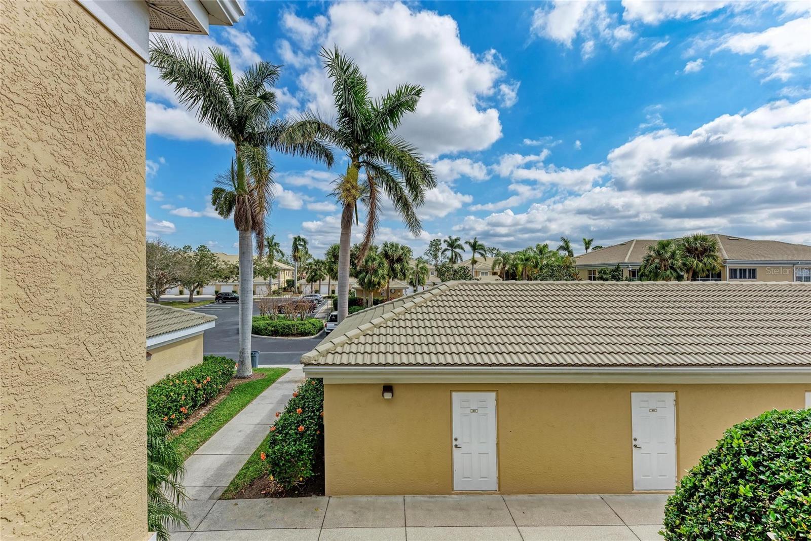 6326 GRAND OAK CIR #203 — photo 36