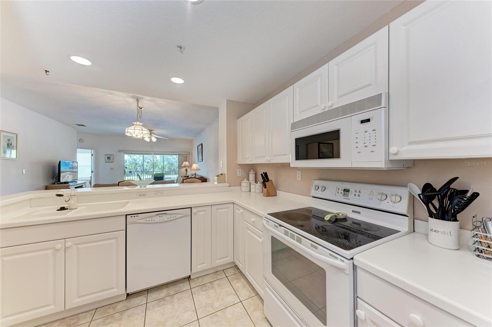 6326 GRAND OAK CIR #203 — photo 14