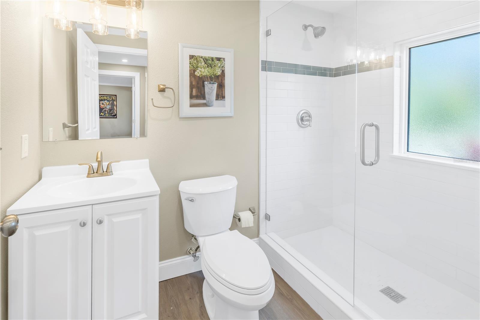 610 CORDOVA BLVD NE — photo 37