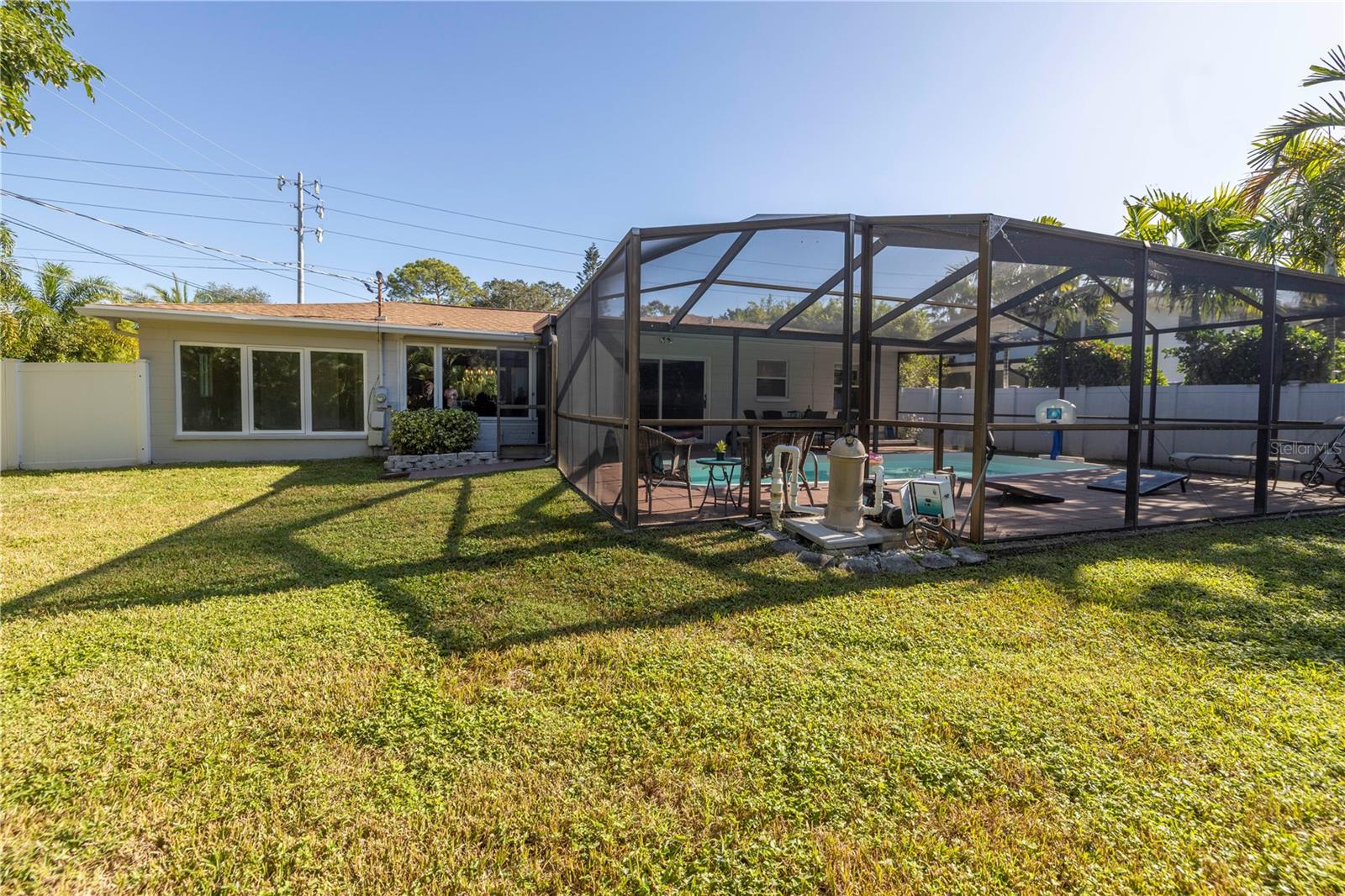 610 CORDOVA BLVD NE — photo 56