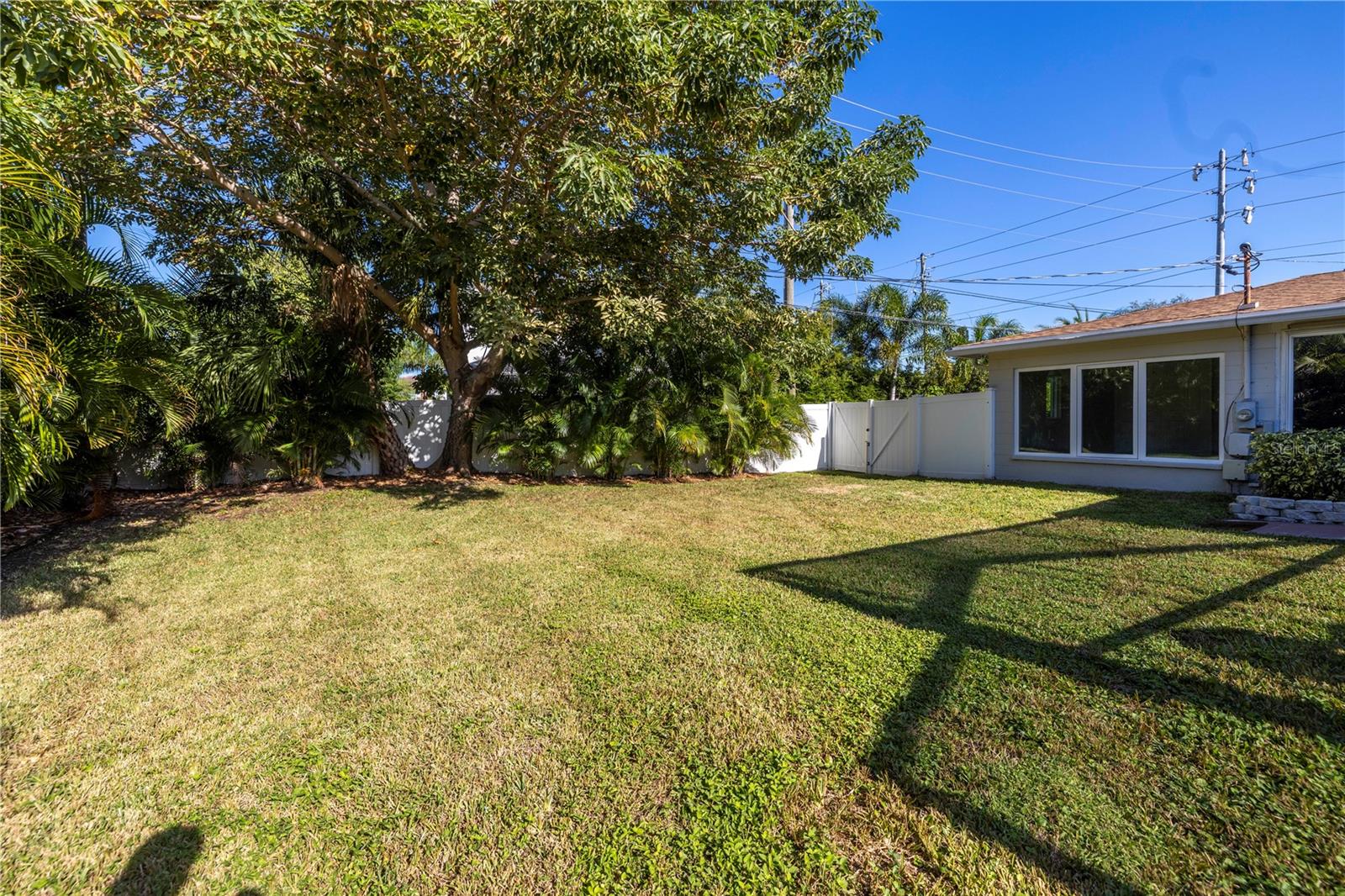 610 CORDOVA BLVD NE — photo 58