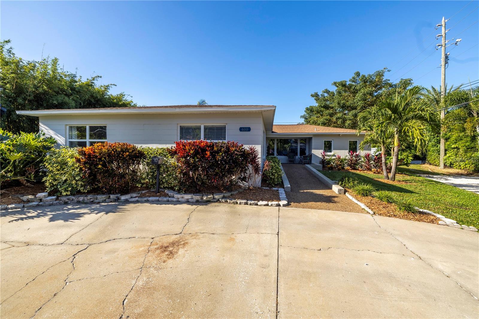 610 CORDOVA BLVD NE — photo 6