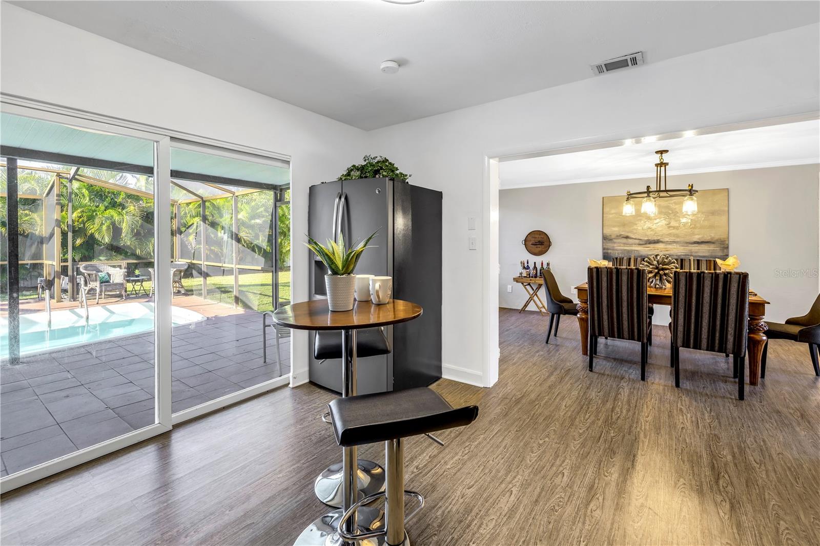 610 CORDOVA BLVD NE — photo 22