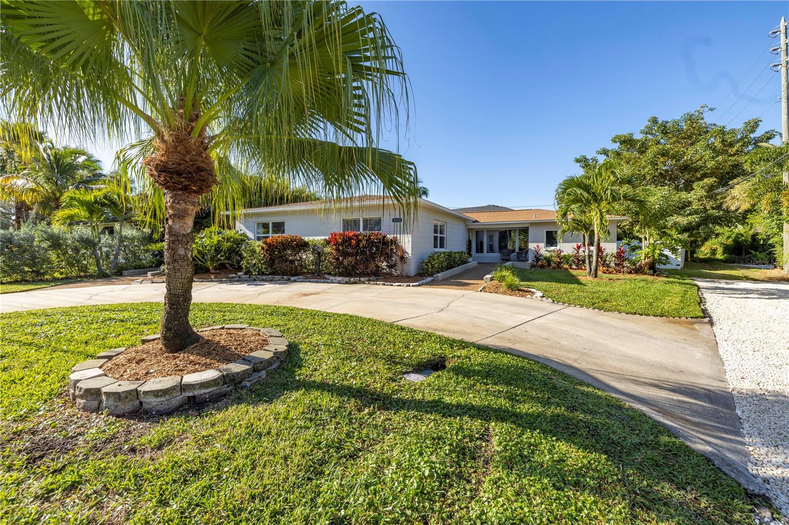 610 CORDOVA BLVD NE — photo 4