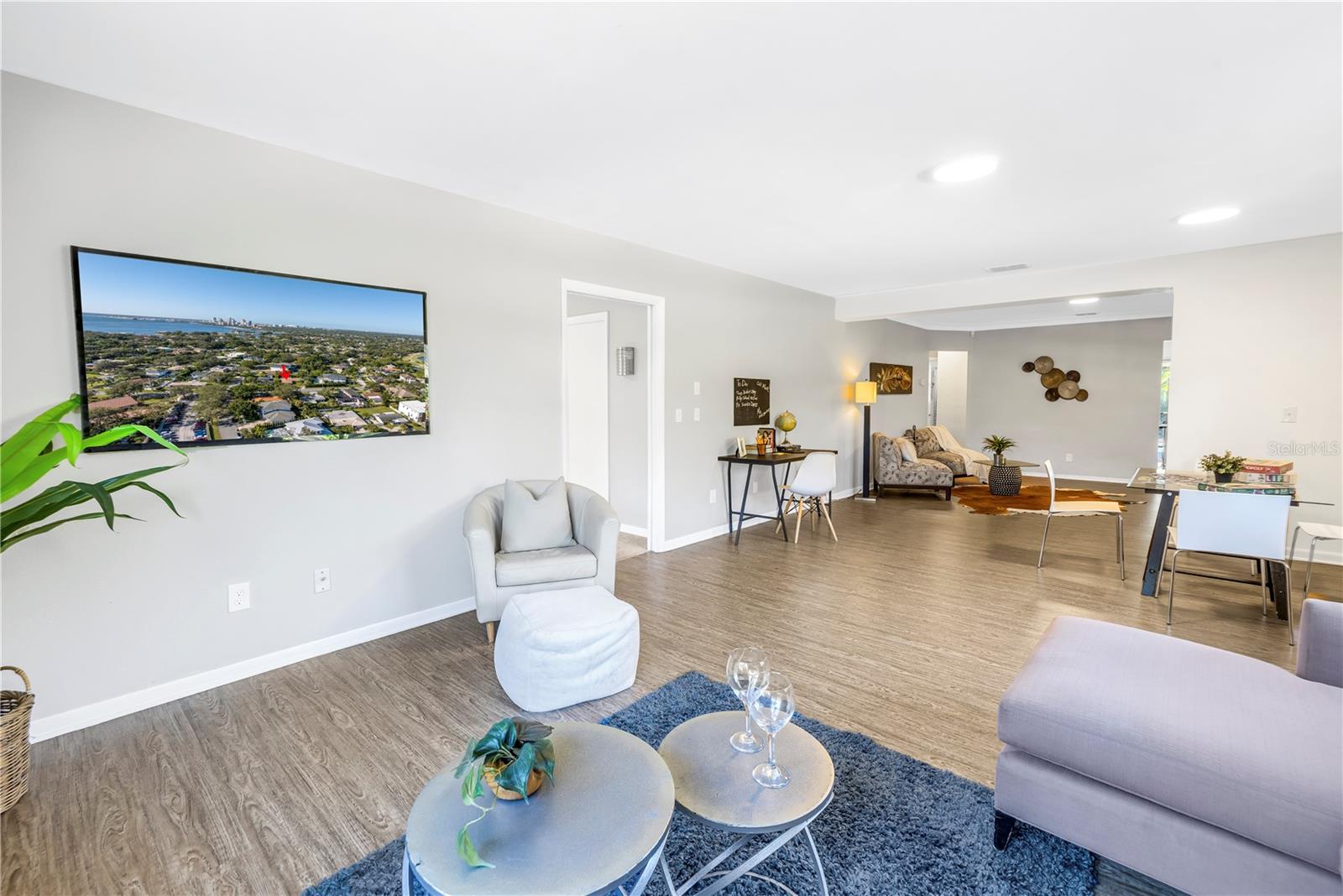 610 CORDOVA BLVD NE — photo 20