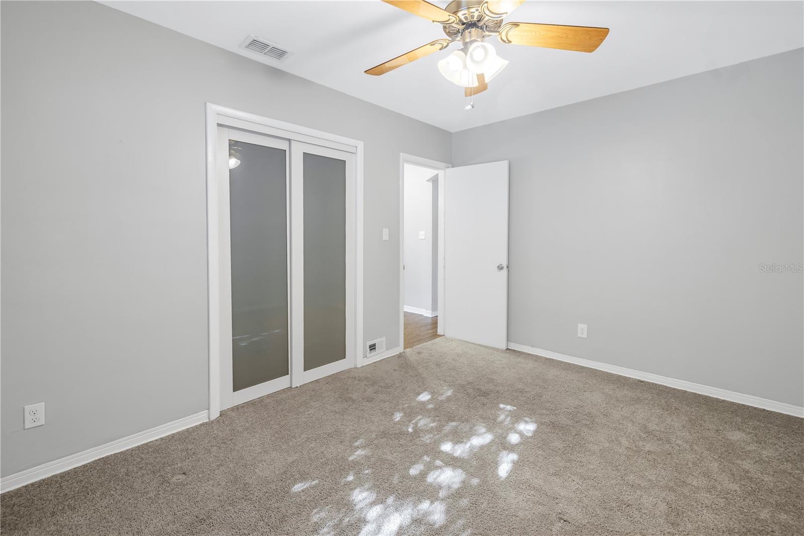 610 CORDOVA BLVD NE — photo 31