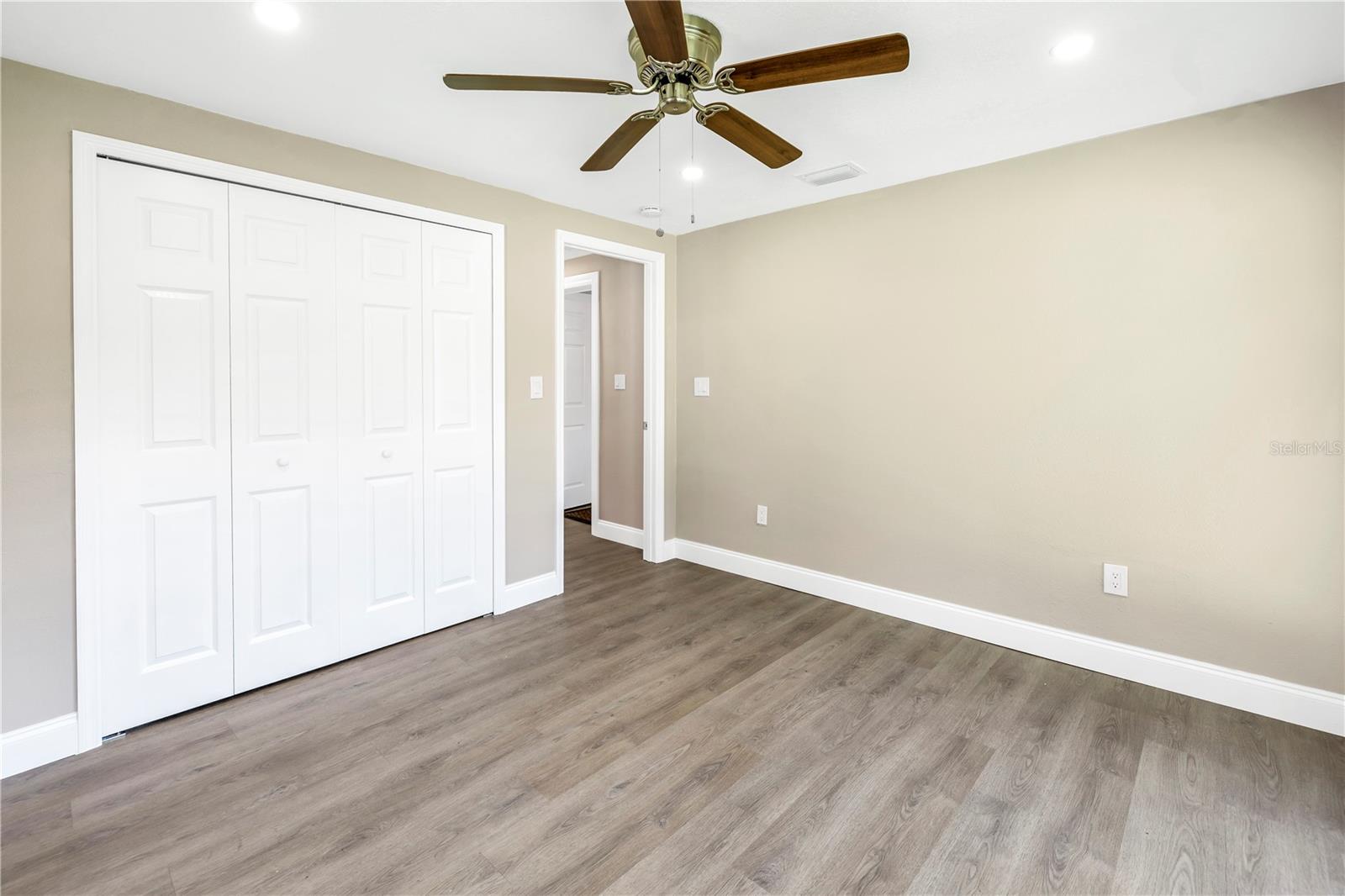 610 CORDOVA BLVD NE — photo 41