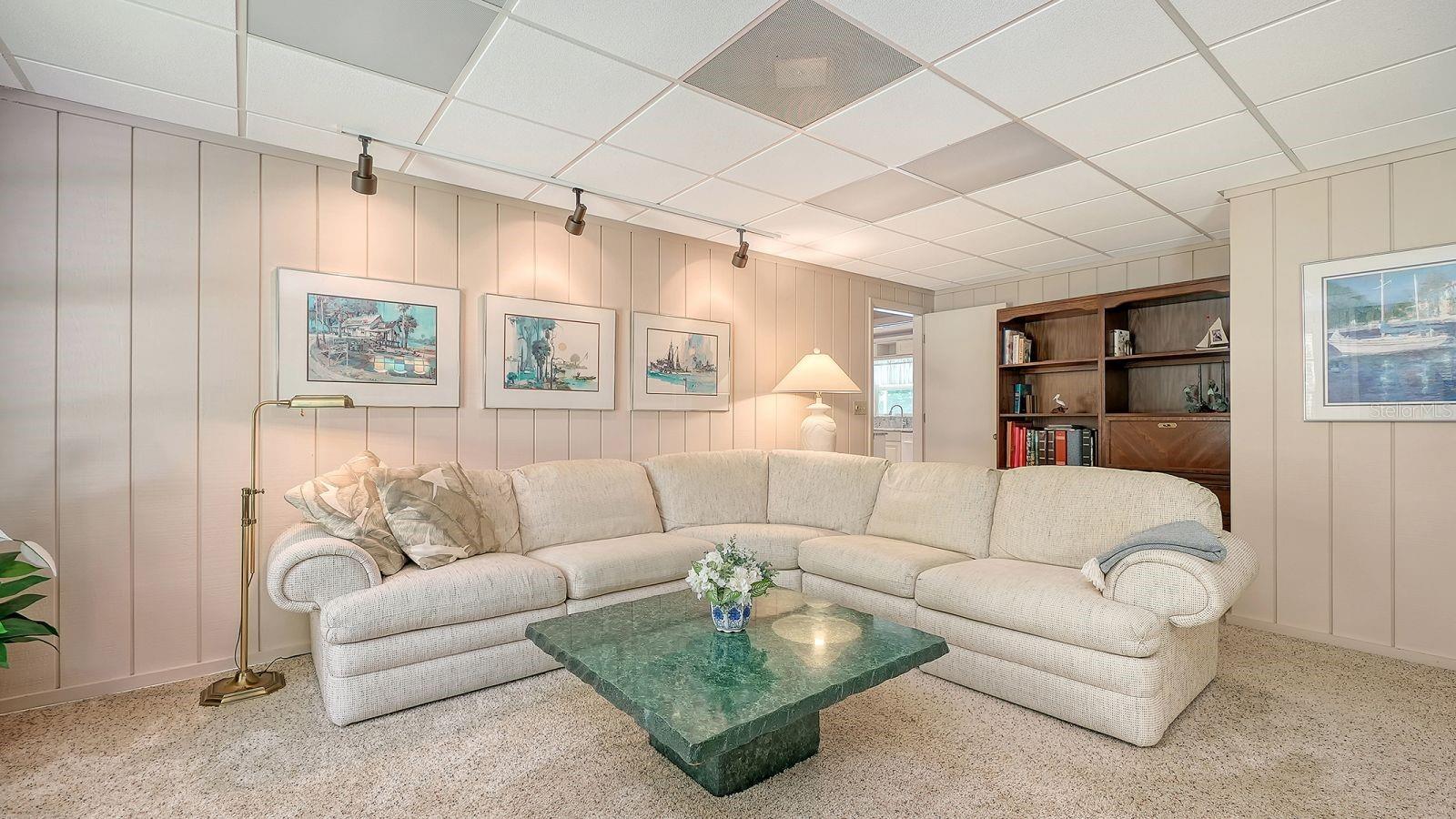 6455 MCKOWN RD — photo 35
