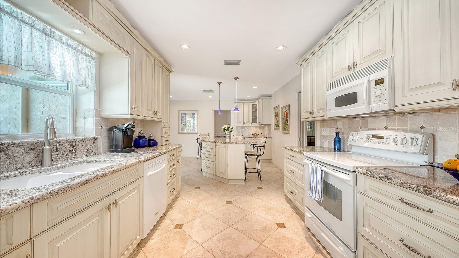 6455 MCKOWN RD — photo 27