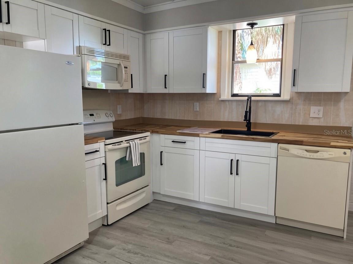 31 W OAKWOOD ST #2 — photo 3