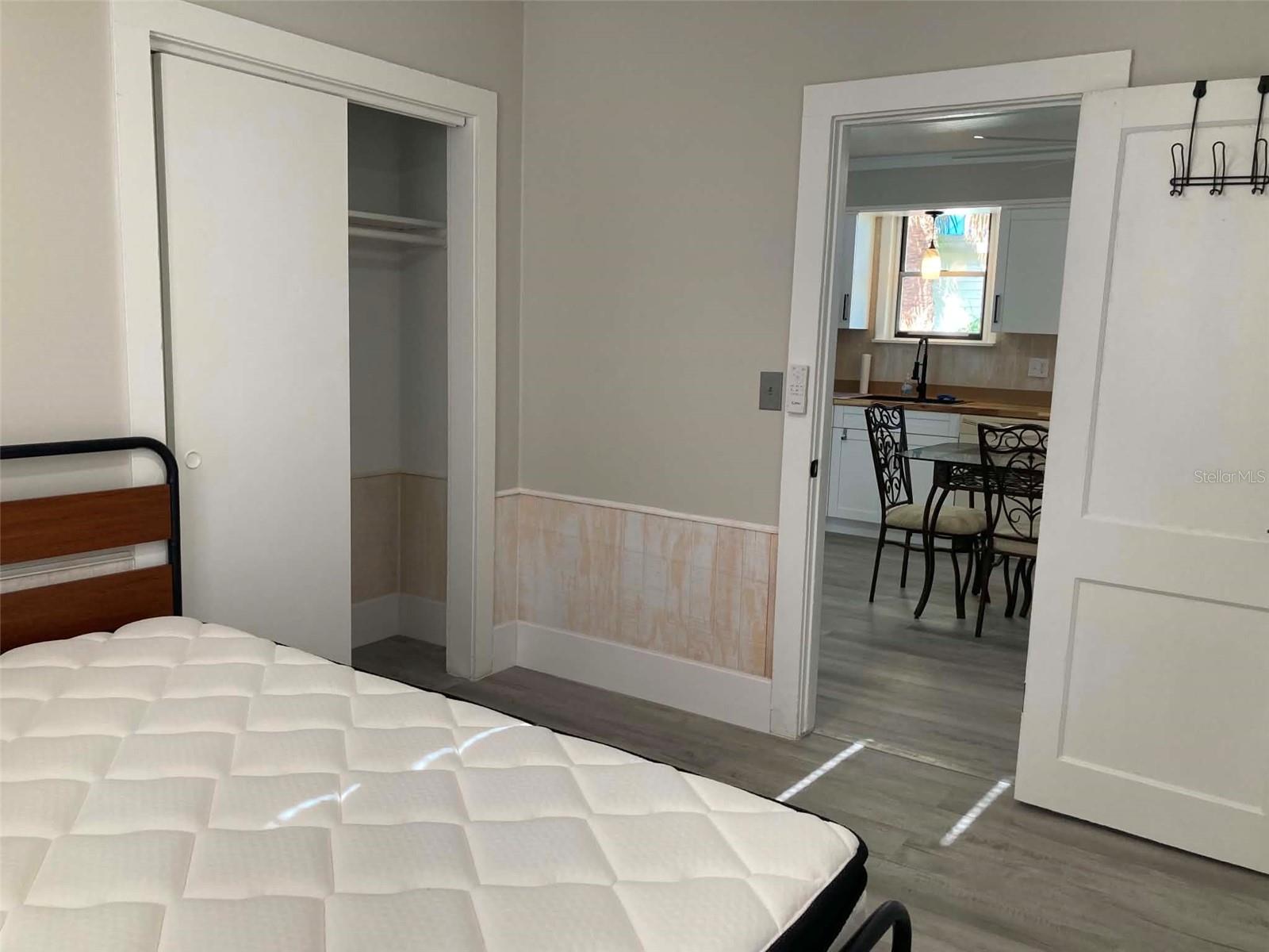 31 W OAKWOOD ST #2 — photo 8
