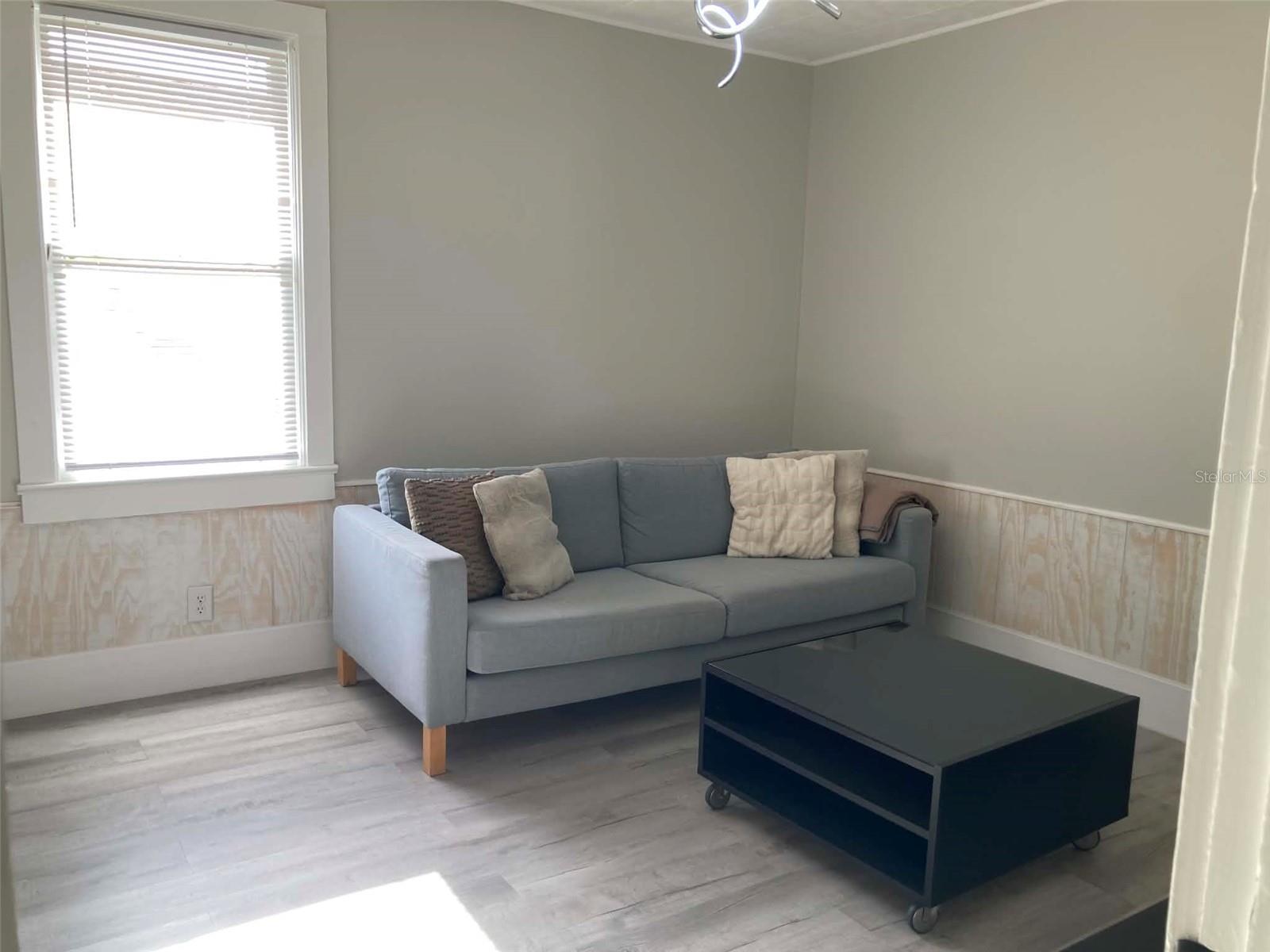 31 W OAKWOOD ST #2 — photo 7