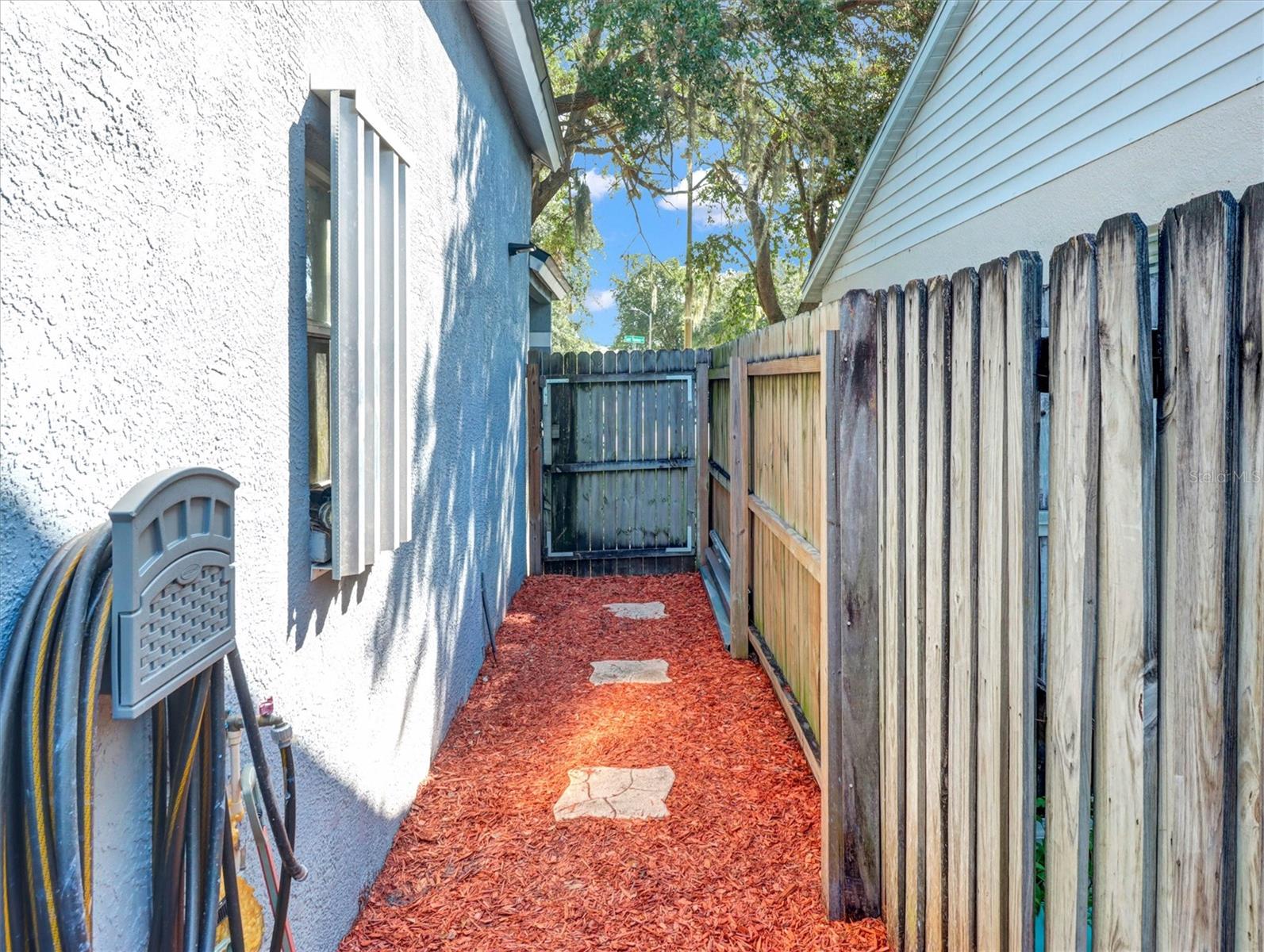 22817 SAINT THOMAS CIR — photo 4