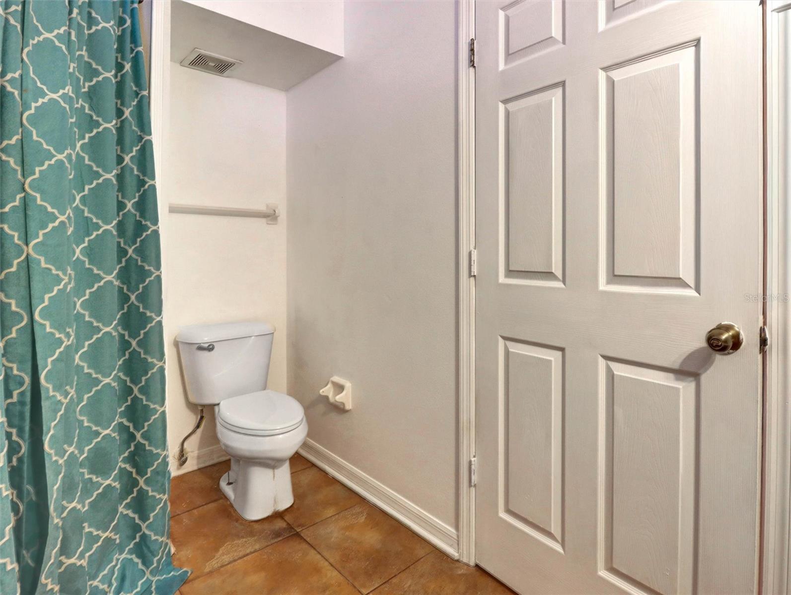 22817 SAINT THOMAS CIR — photo 20