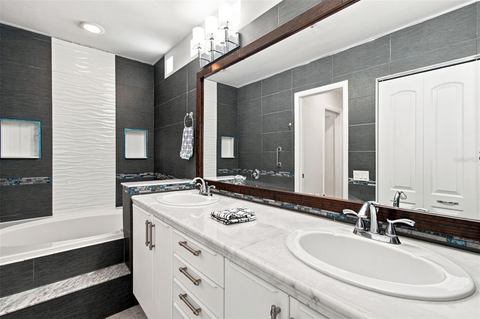 4950 BAYSHORE BLVD #8 — photo 30