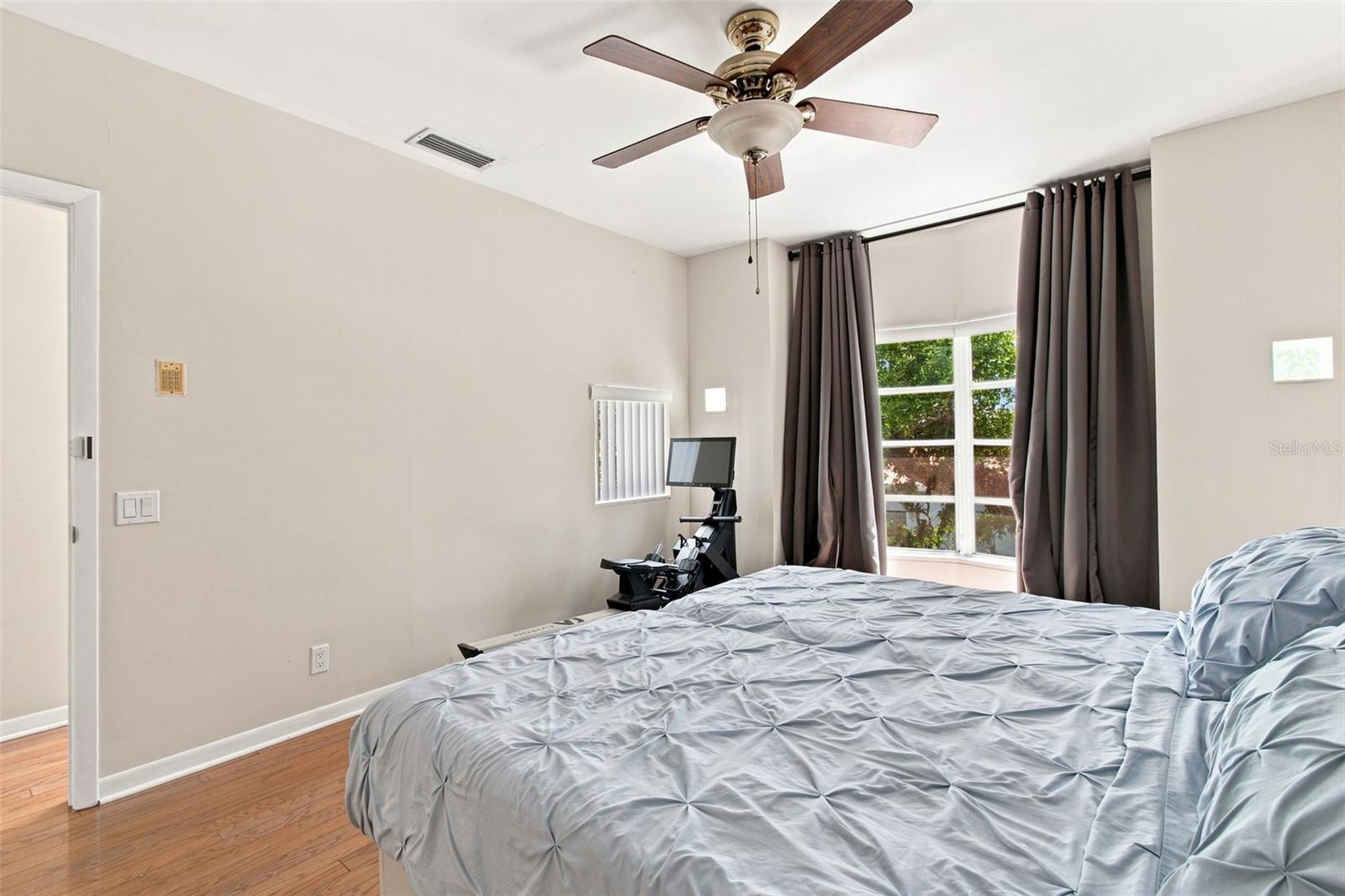 4950 BAYSHORE BLVD #8 — photo 27