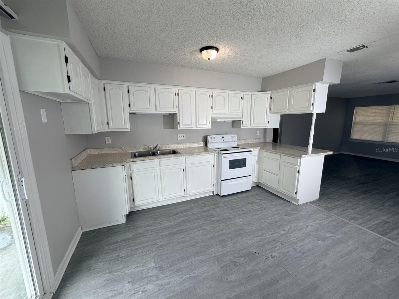 5328 WHITEWAY DR — photo 16