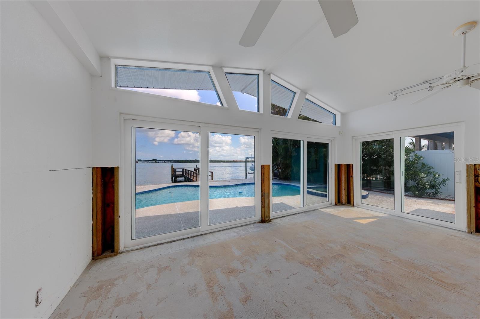 814 BAY POINT DR — photo 23