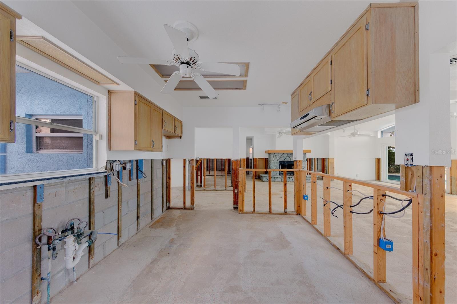 814 BAY POINT DR — photo 32