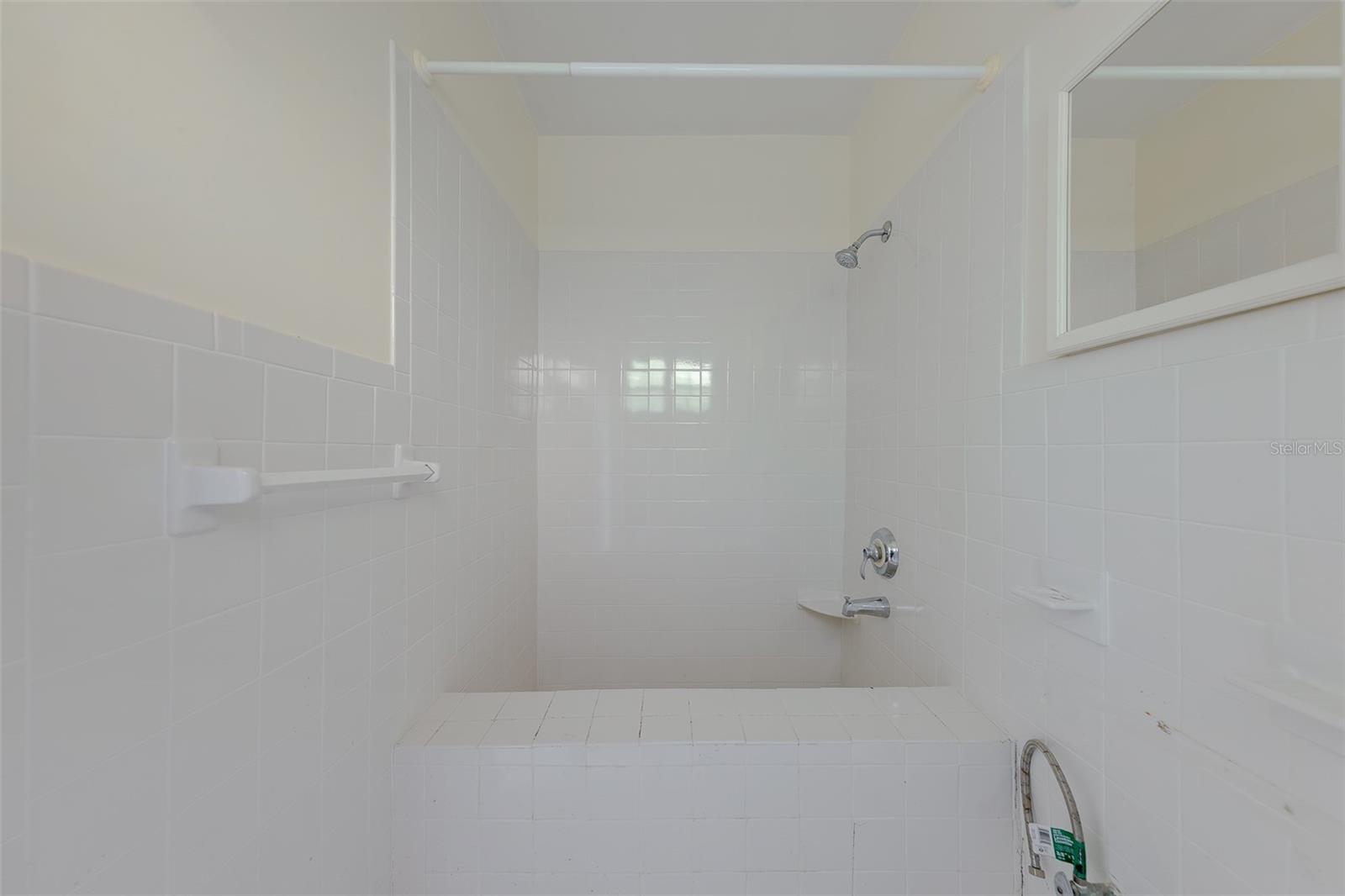 814 BAY POINT DR — photo 38