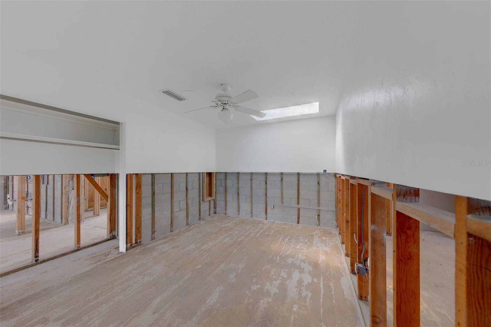 814 BAY POINT DR — photo 47