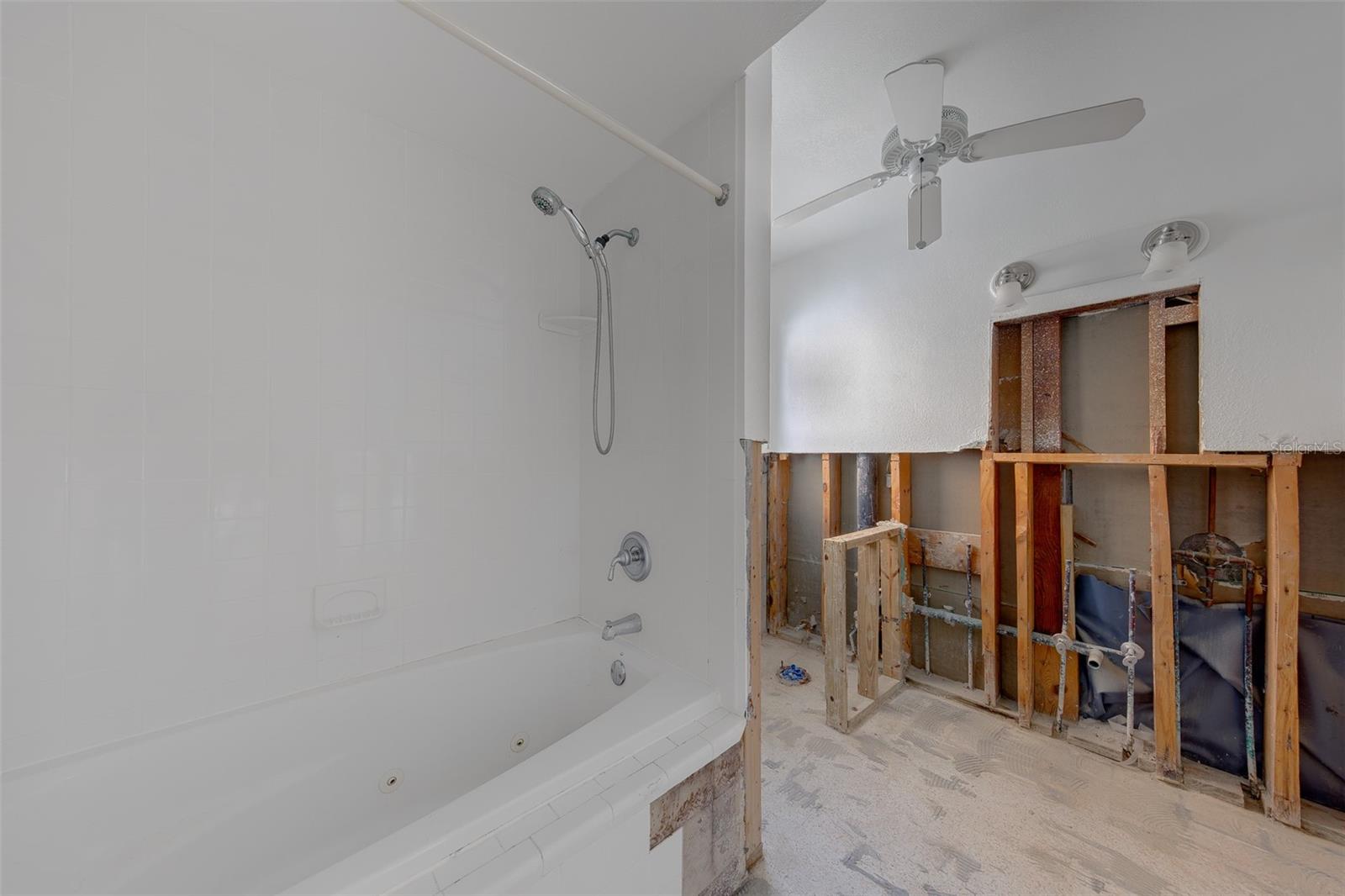 814 BAY POINT DR — photo 42