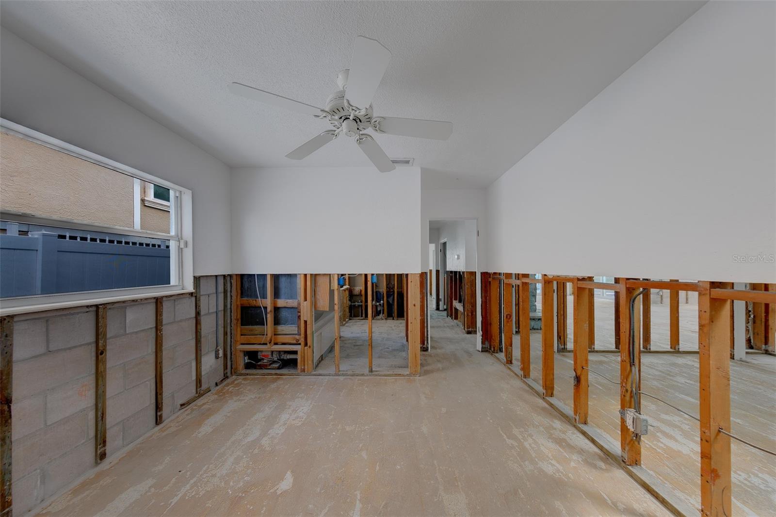 814 BAY POINT DR — photo 45