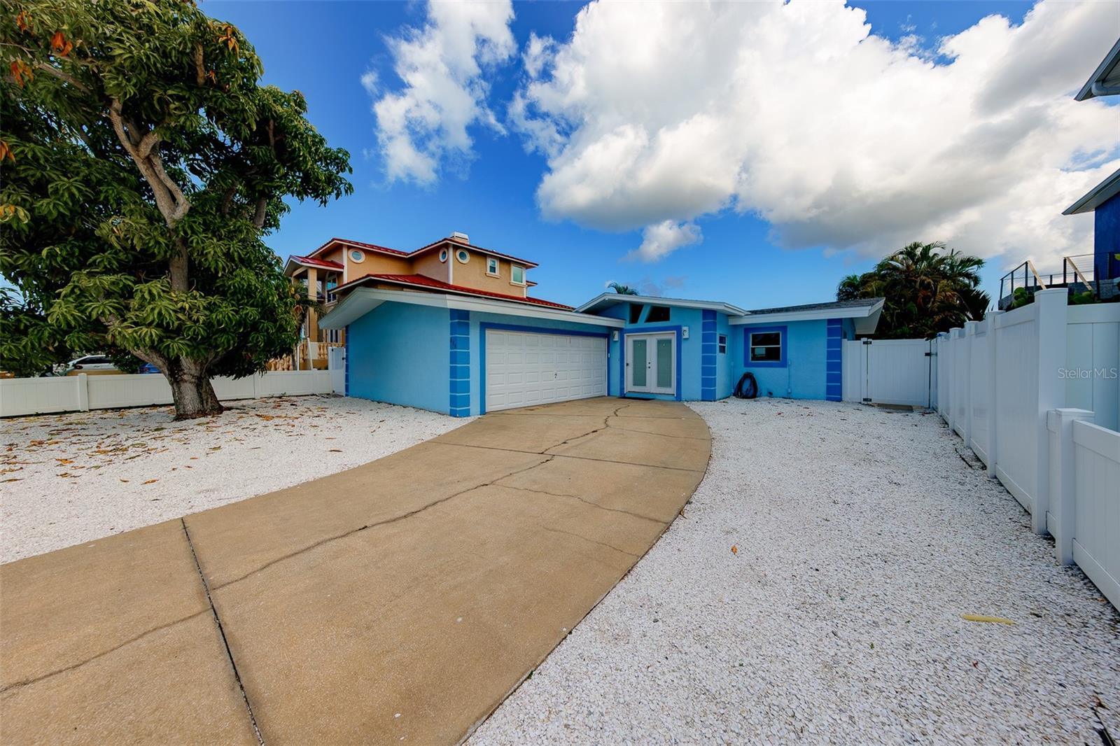 814 BAY POINT DR — photo 21
