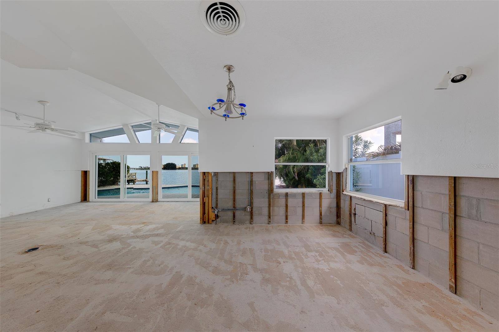 814 BAY POINT DR — photo 29