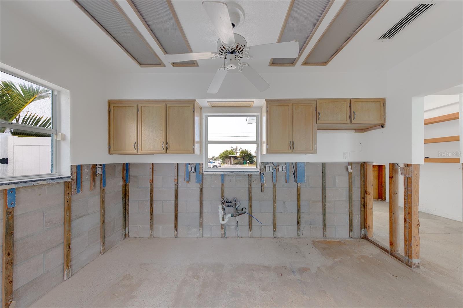 814 BAY POINT DR — photo 33