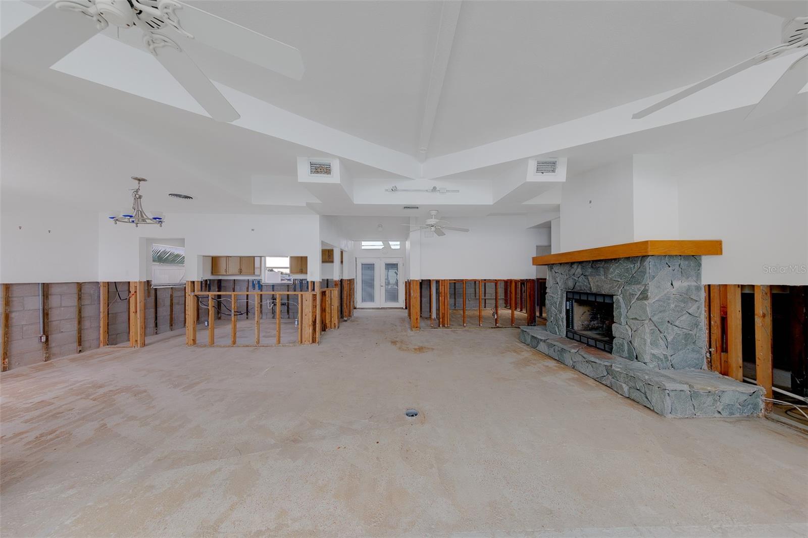 814 BAY POINT DR — photo 26