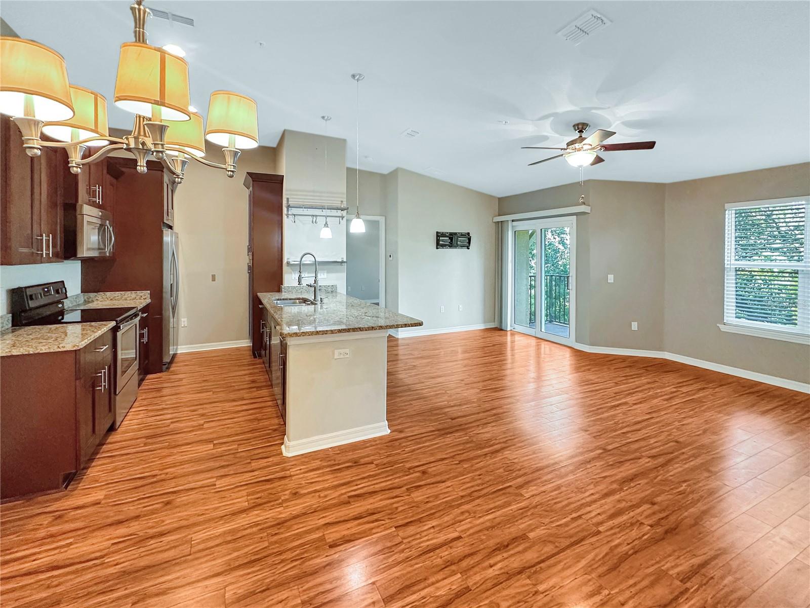 5041 ROYAL PALMS WAY #302 — photo 4