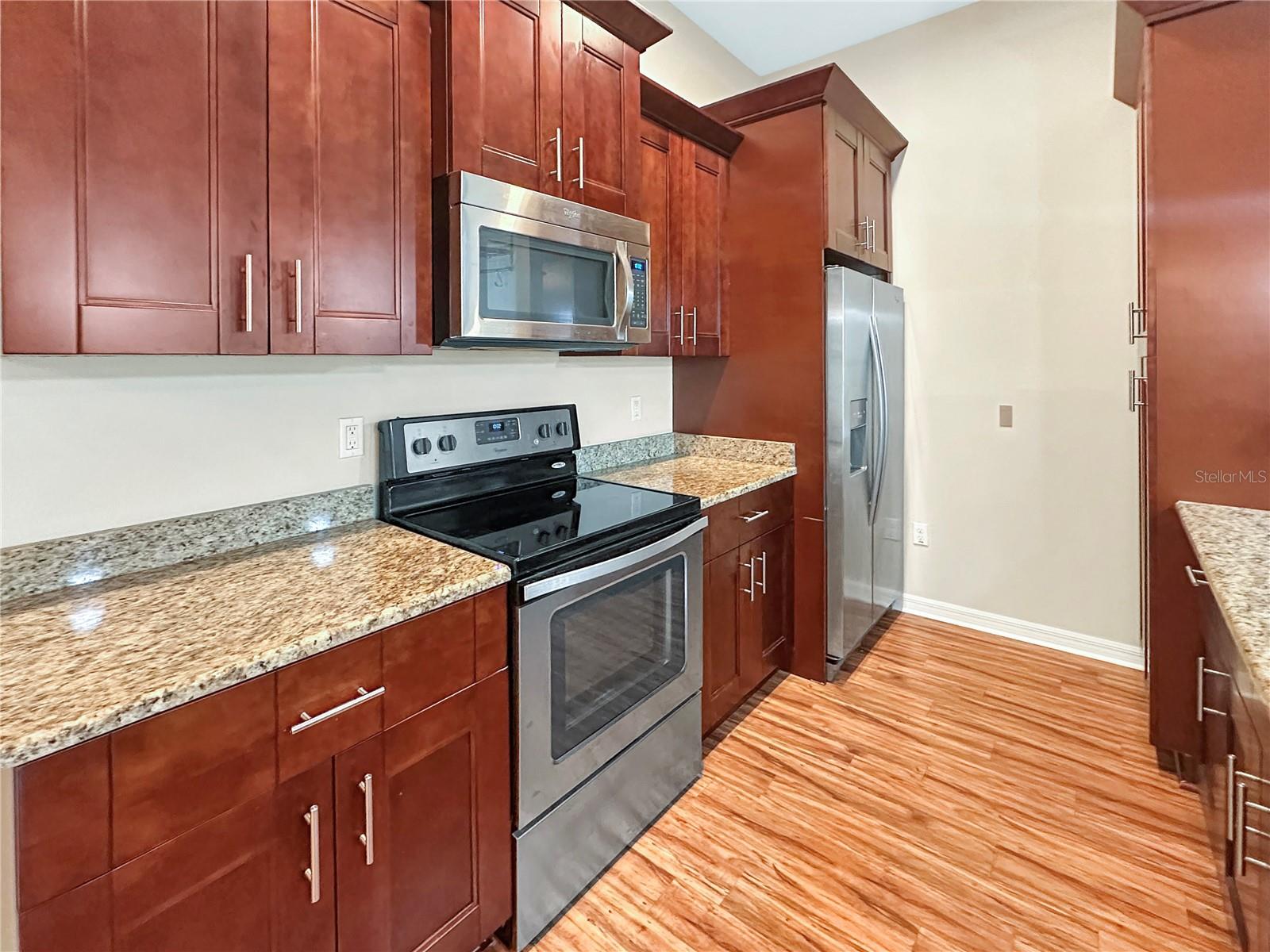 5041 ROYAL PALMS WAY #302 — photo 6
