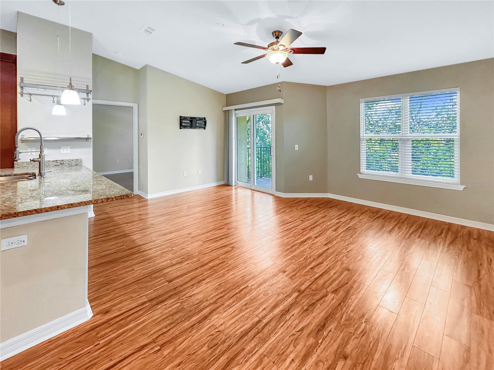 5041 ROYAL PALMS WAY #302 — photo 7