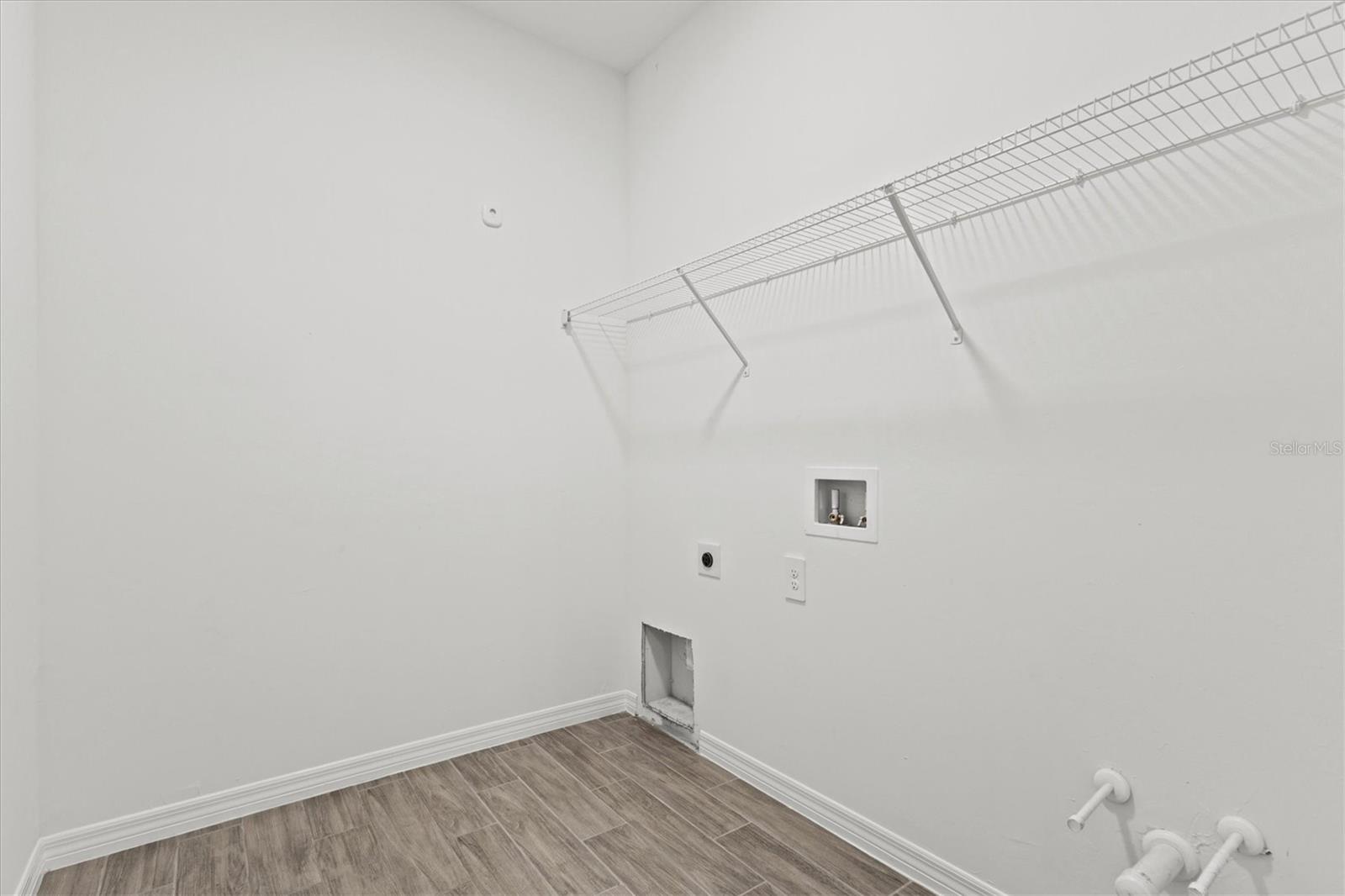 308 SOLIERA ST — photo 27