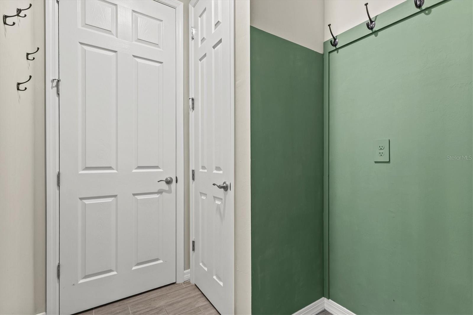 308 SOLIERA ST — photo 26
