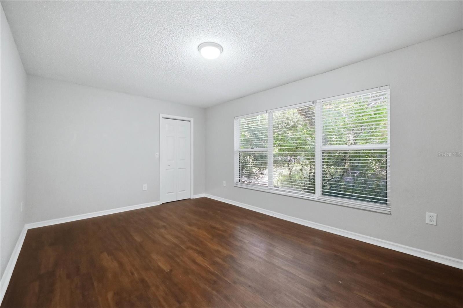 4537 CHIMNEY CREEK DR — photo 27