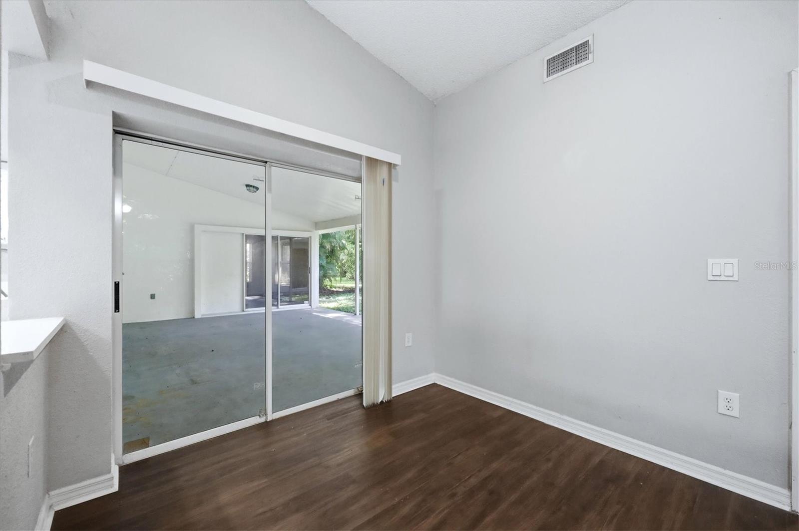 4537 CHIMNEY CREEK DR — photo 14