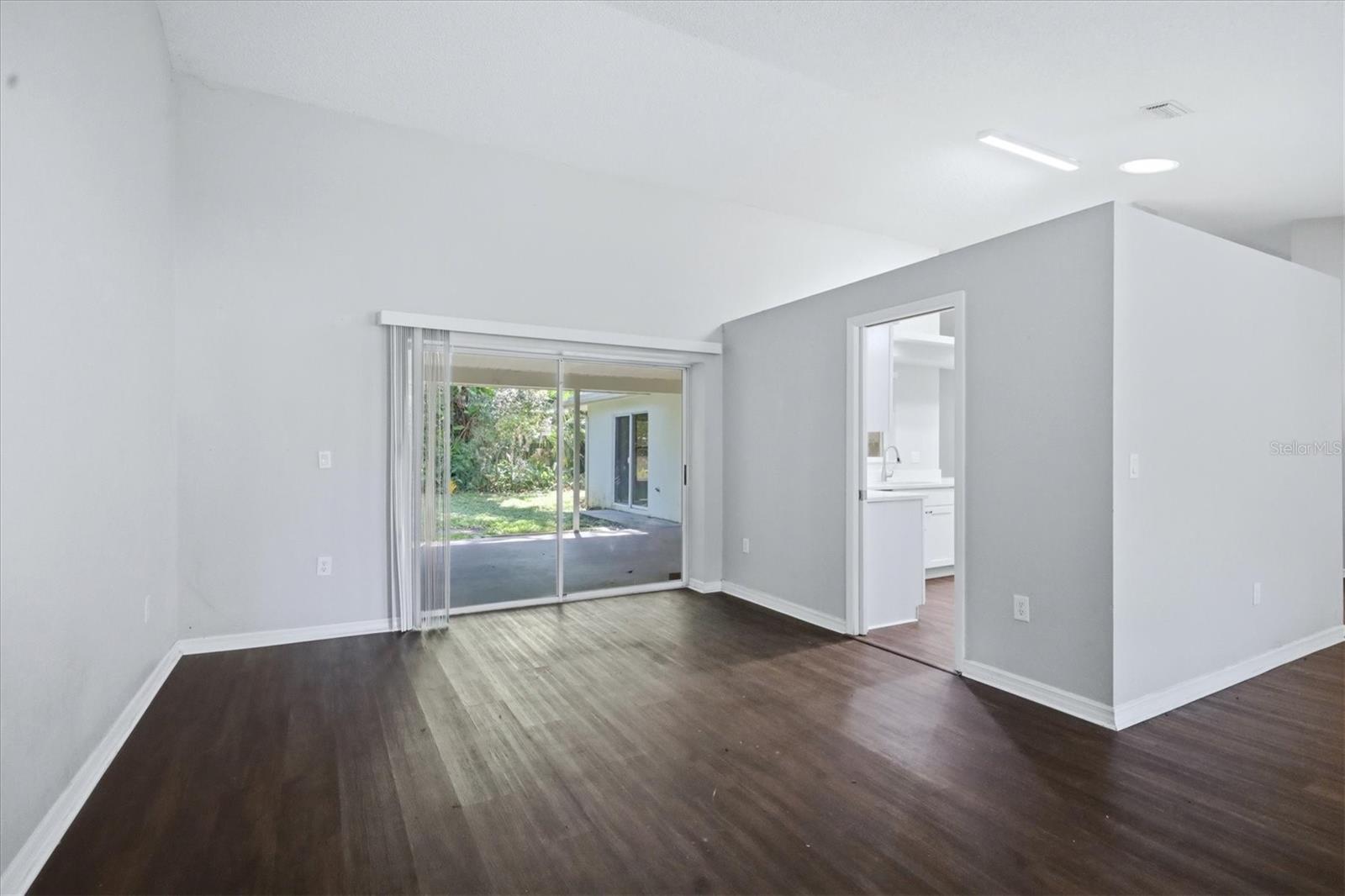 4537 CHIMNEY CREEK DR — photo 5