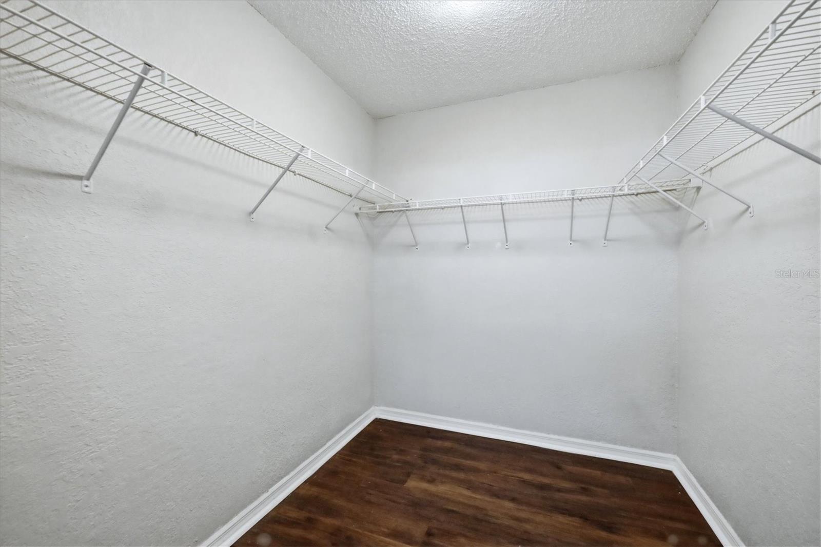 4537 CHIMNEY CREEK DR — photo 22