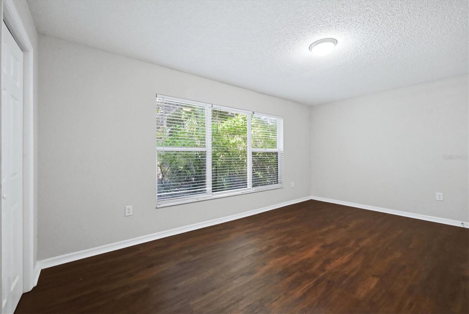 4537 CHIMNEY CREEK DR — photo 28