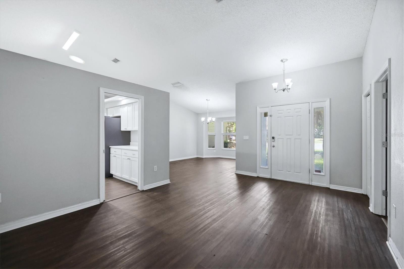 4537 CHIMNEY CREEK DR — photo 4