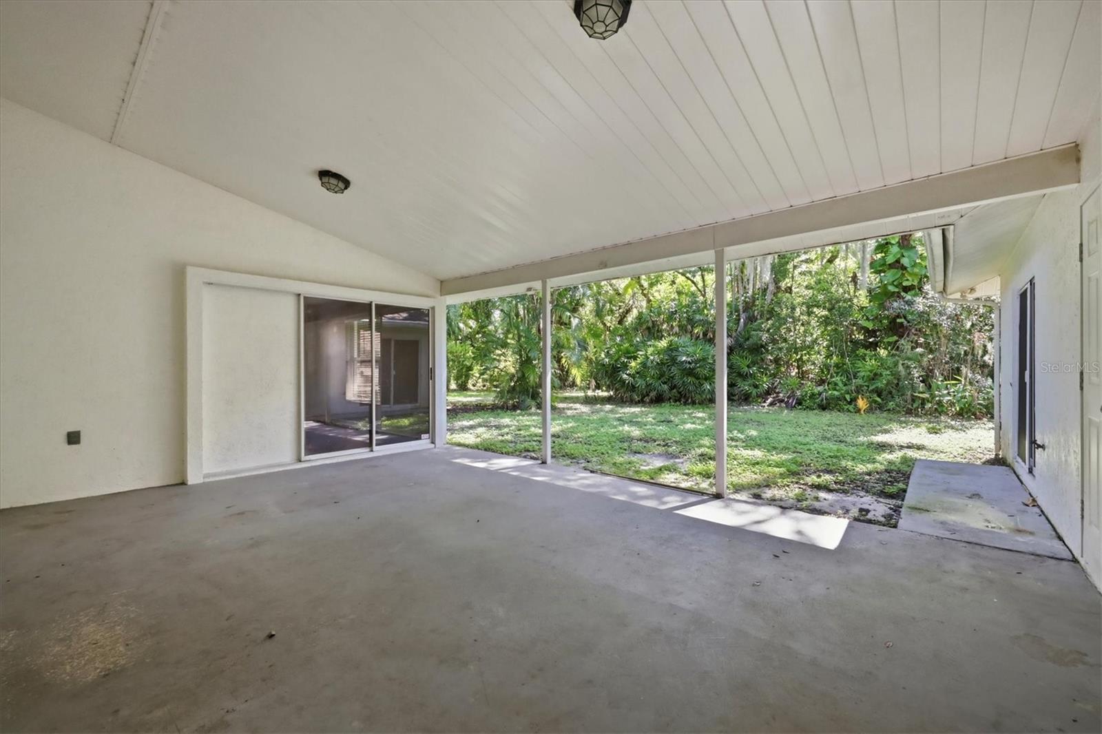 4537 CHIMNEY CREEK DR — photo 29